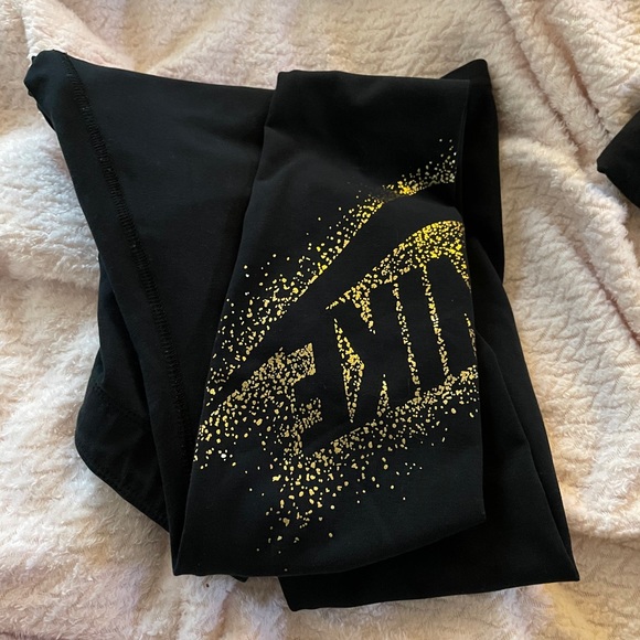 Nike Leggings with Gold Logo - Picture 3 of 3